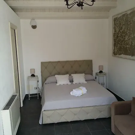 Casa Mireio Bed & Breakfast *